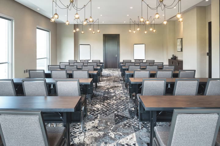 Holiday Inn Boston Logan Airport - Chelsea by IHG