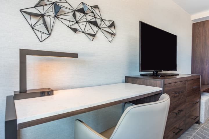 Holiday Inn Boston Logan Airport - Chelsea by IHG