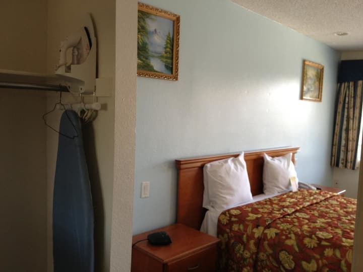 Scottish Inns Long Beach