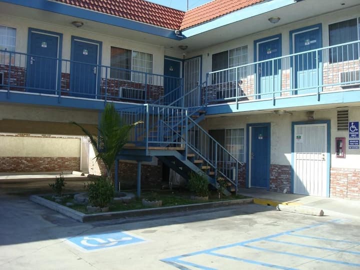 Scottish Inns Long Beach