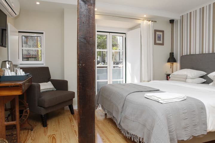 Flores Guest House