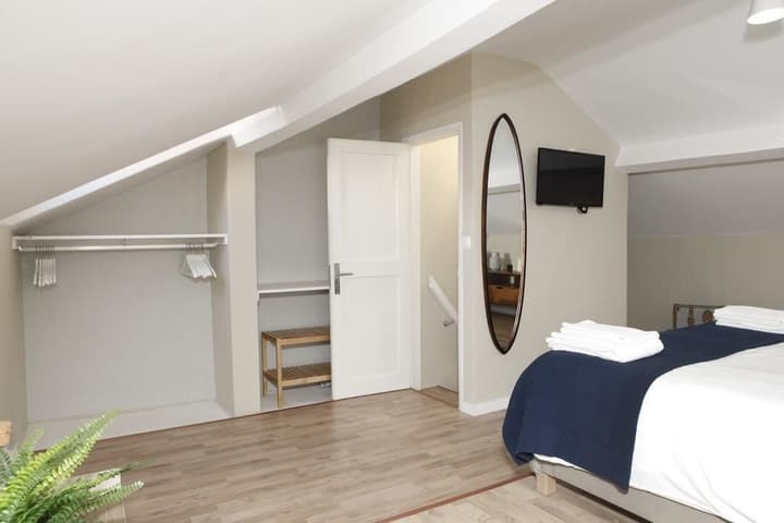 Flores Guest House