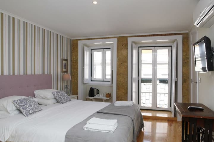 Flores Guest House