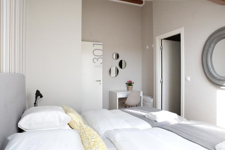 Flores Guest House