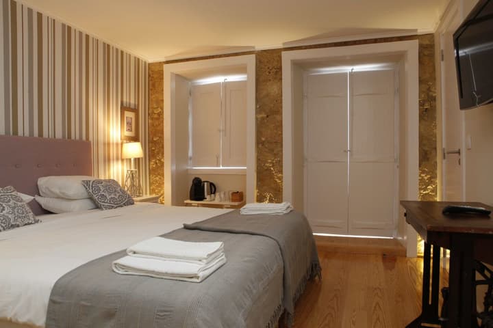 Flores Guest House