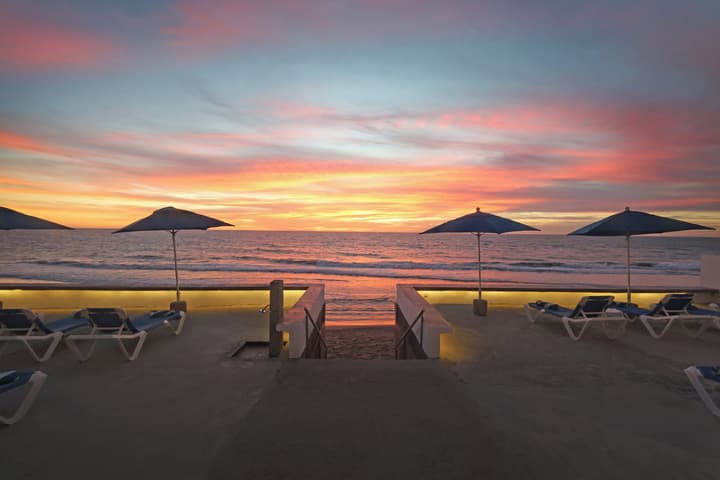 Garner Hotel Mazatlan Beach by IHG