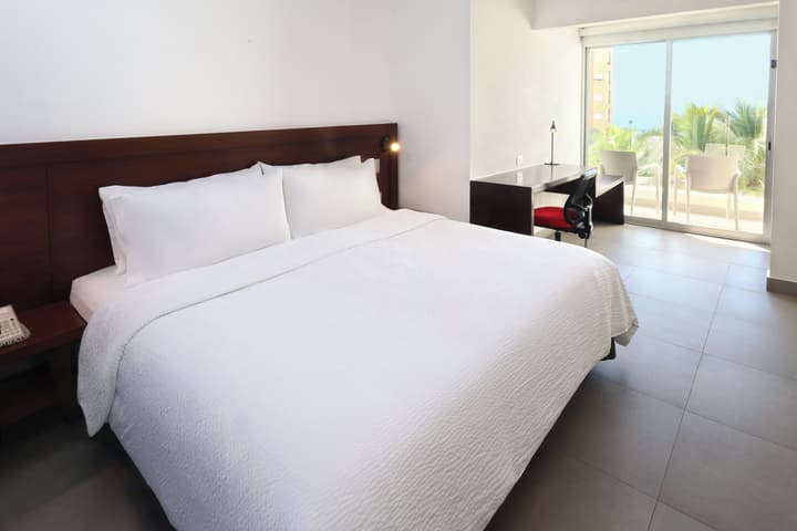 Garner Hotel Mazatlan Beach by IHG