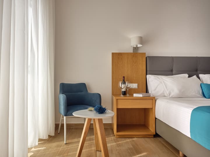 Cavo Orient Beach Hotel