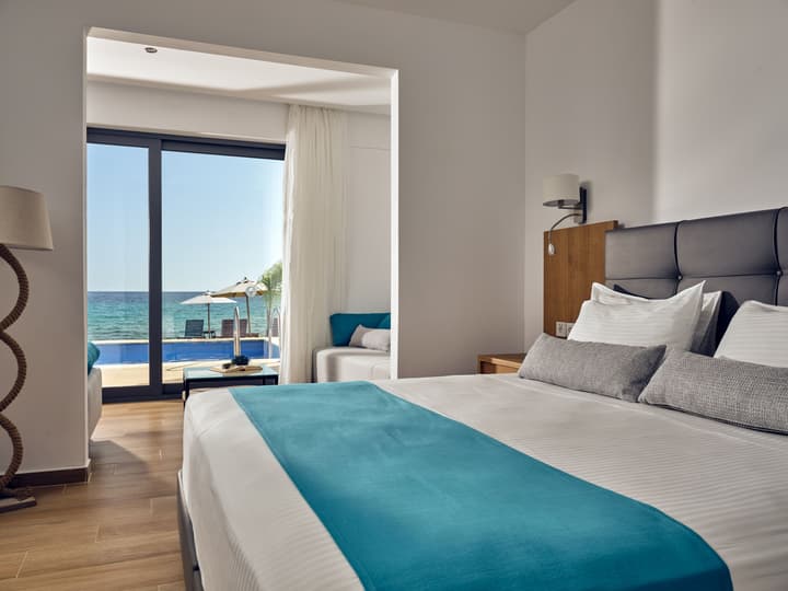 Cavo Orient Beach Hotel