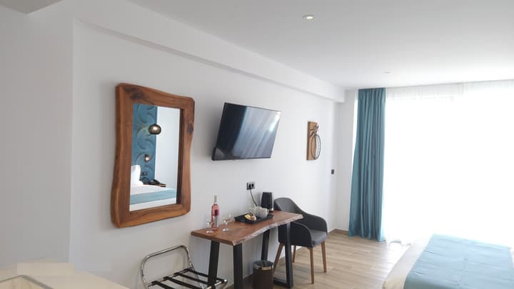 Cavo Orient Beach Hotel