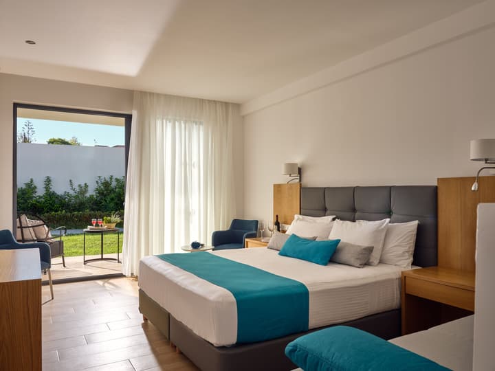 Cavo Orient Beach Hotel