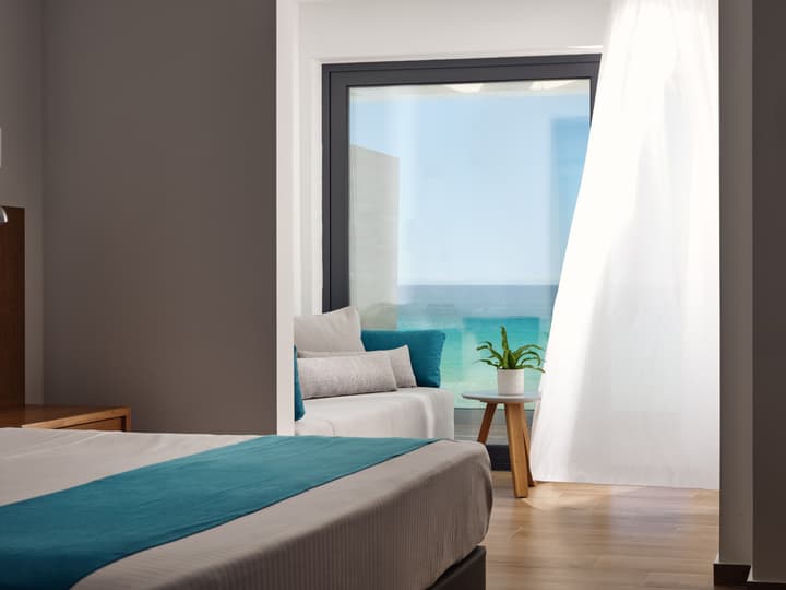 Cavo Orient Beach Hotel