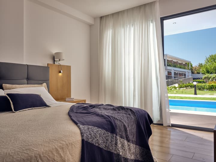 Cavo Orient Beach Hotel