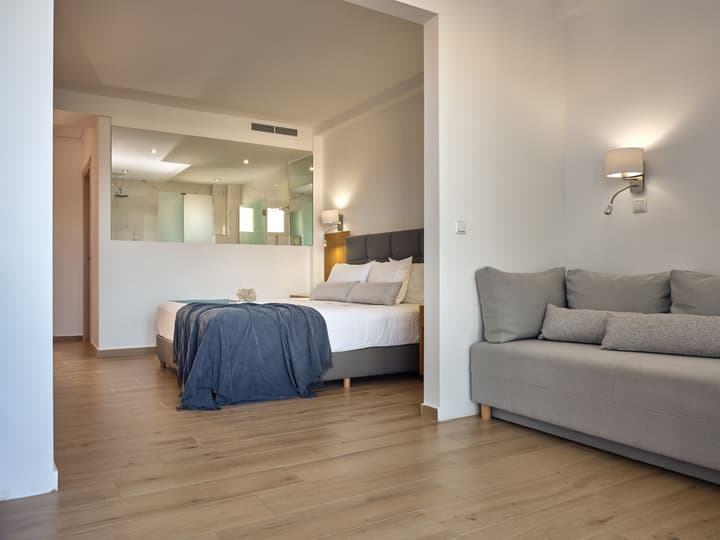 Cavo Orient Beach Hotel