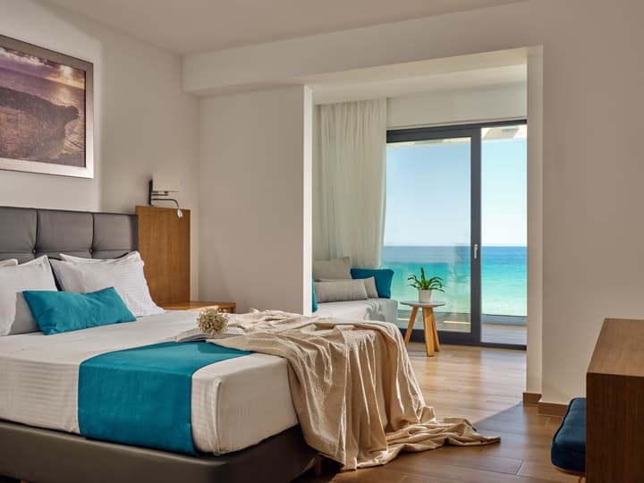 Cavo Orient Beach Hotel