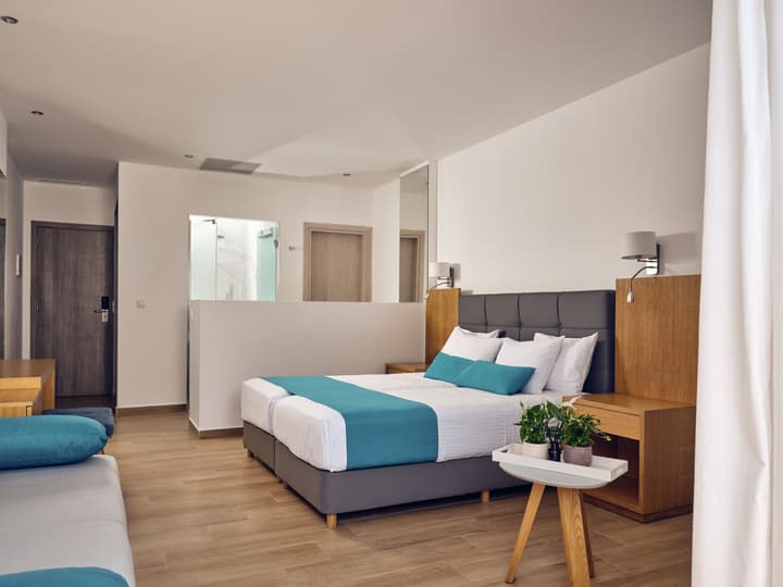 Cavo Orient Beach Hotel