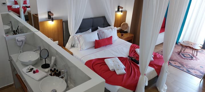 Cavo Orient Beach Hotel