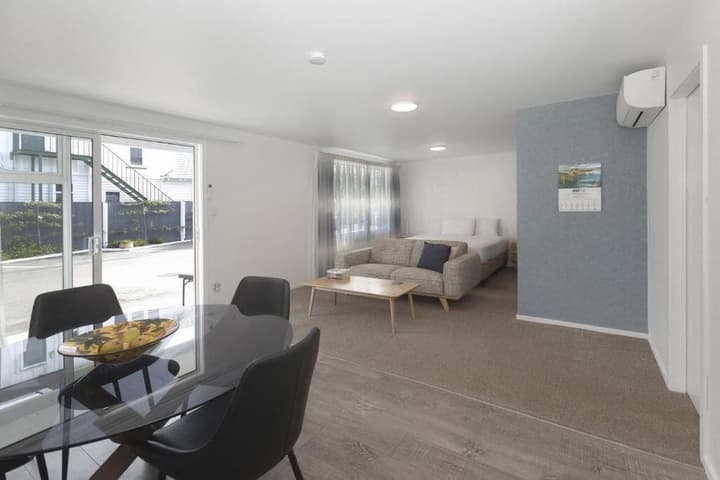 Adelphi Motel