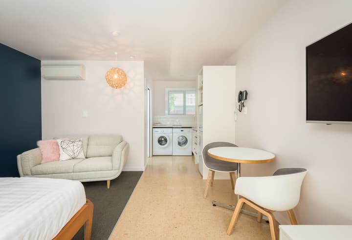 Adelphi Motel