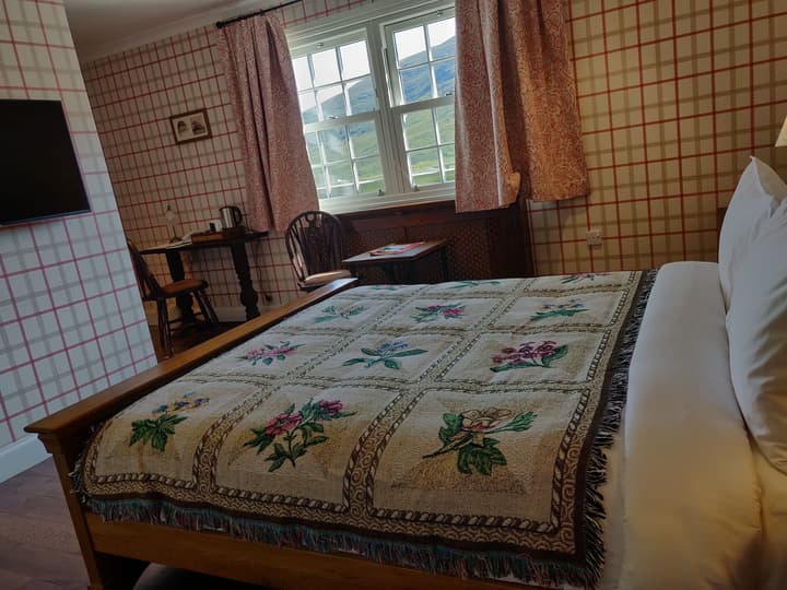 The Cluanie Inn