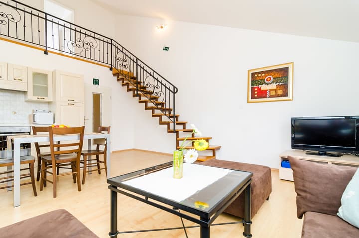 Nikola Apartments