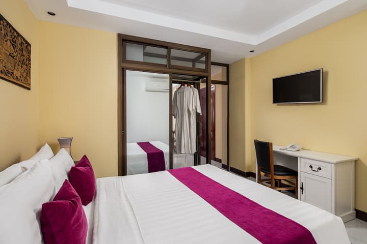 Botum Palace Hotel