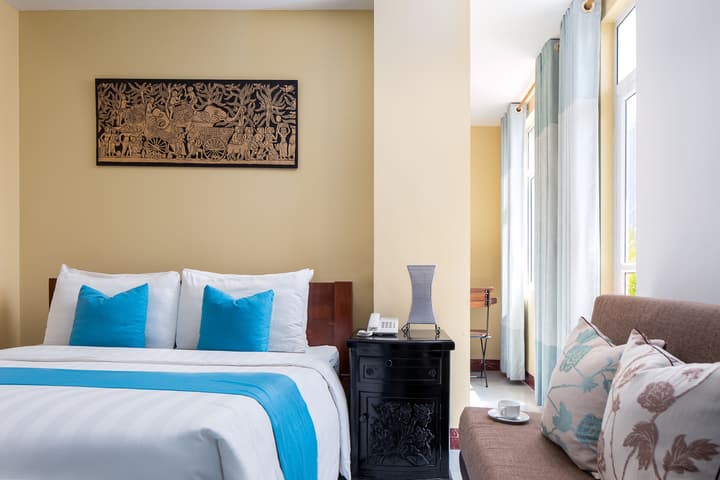 Botum Palace Hotel