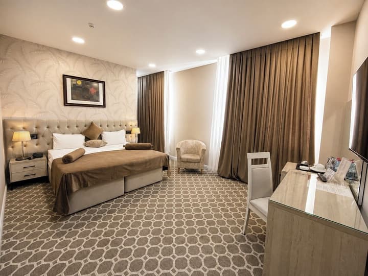 West Shine Hotel