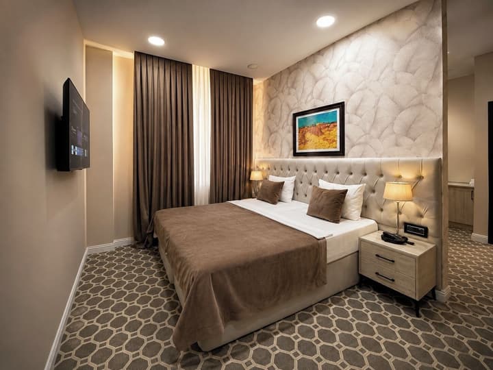 West Shine Hotel