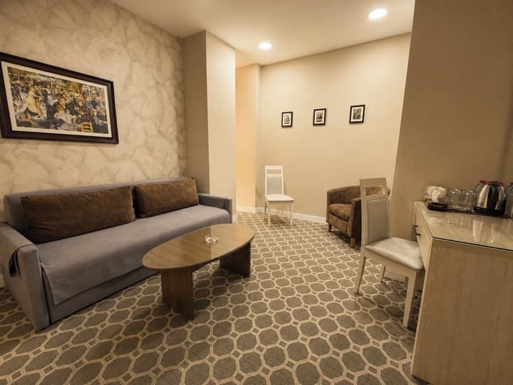 West Shine Hotel