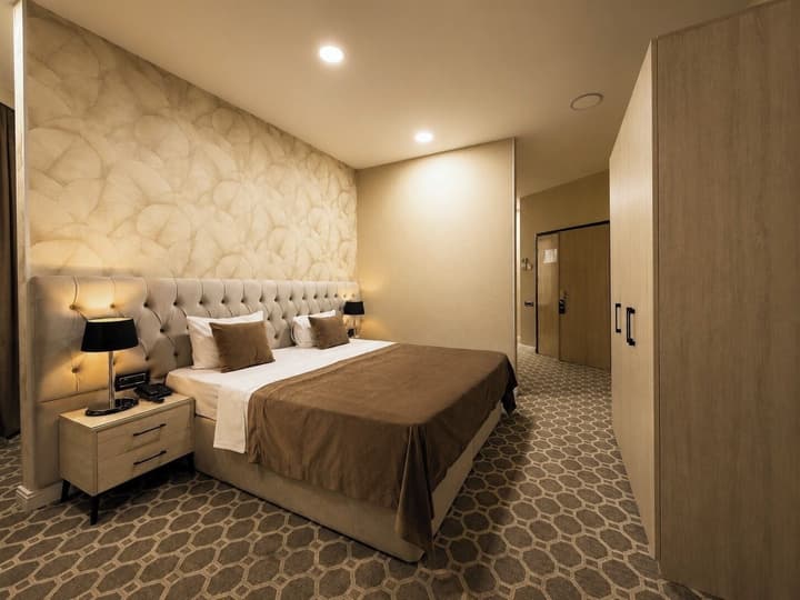 West Shine Hotel