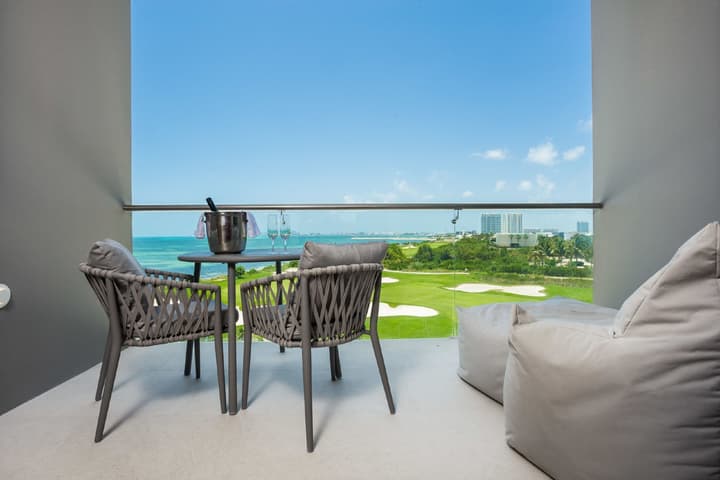 Hyatt Vivid Cancun Adults Only - All Inclusive