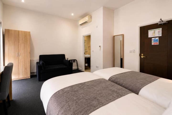 Paddington Townhouse Hotel by OYO