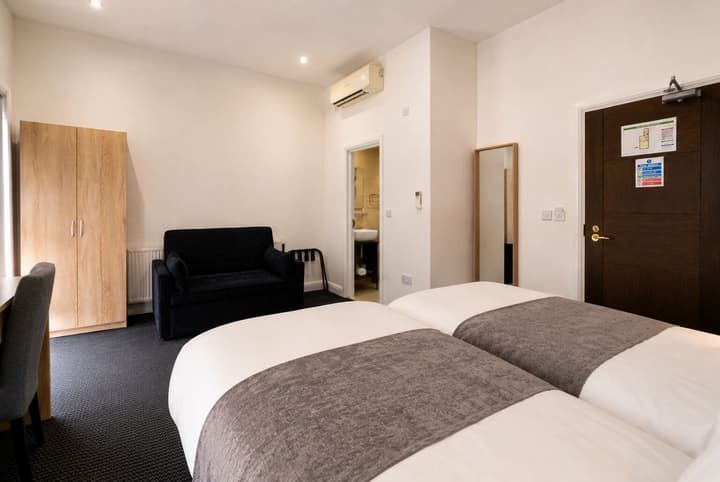 Paddington Townhouse Hotel by OYO