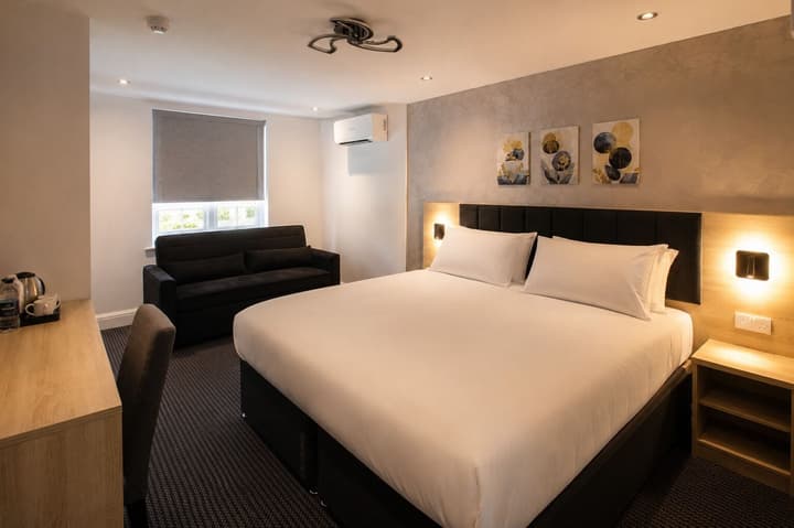 Paddington Townhouse Hotel by OYO