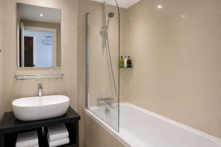 Paddington Townhouse Hotel by OYO