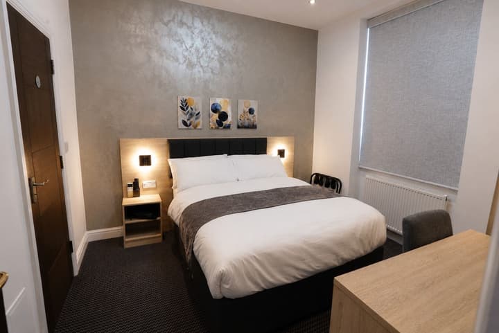 Paddington Townhouse Hotel by OYO