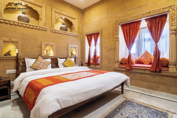 Gaji Hotel