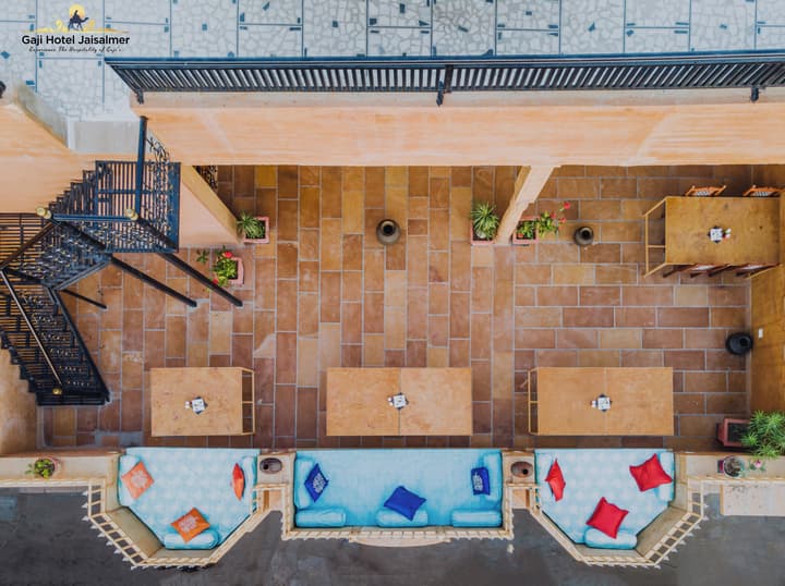 Gaji Hotel