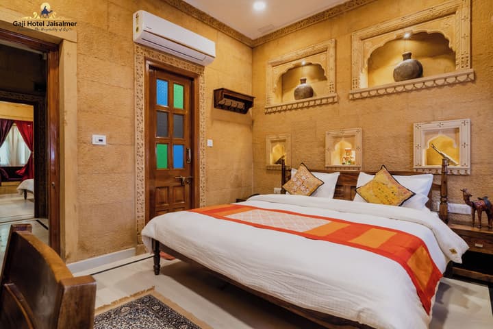 Gaji Hotel