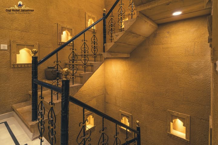 Gaji Hotel