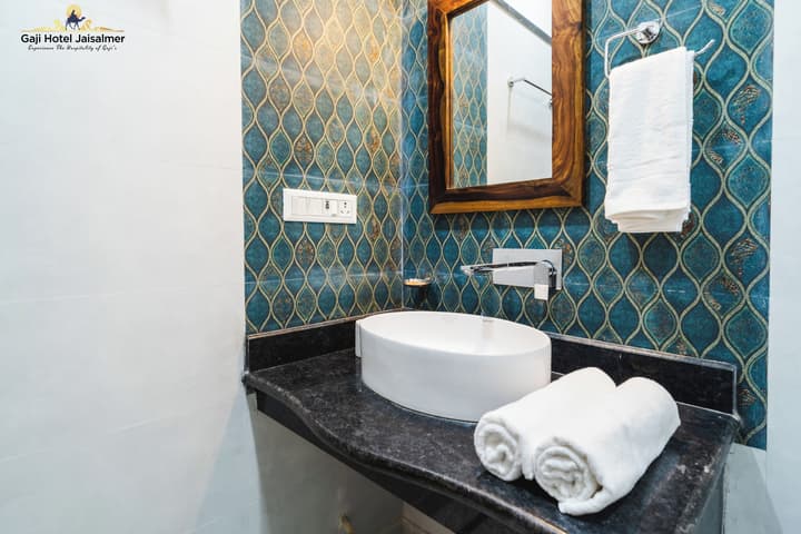 Gaji Hotel