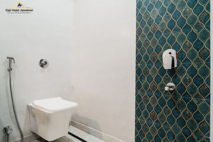 Gaji Hotel