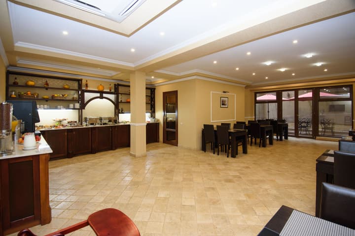 KMM Hotel
