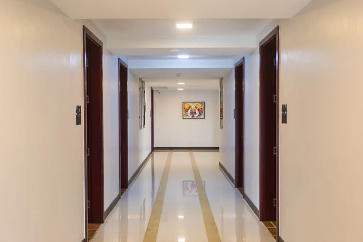 Iron Resort&Hotel