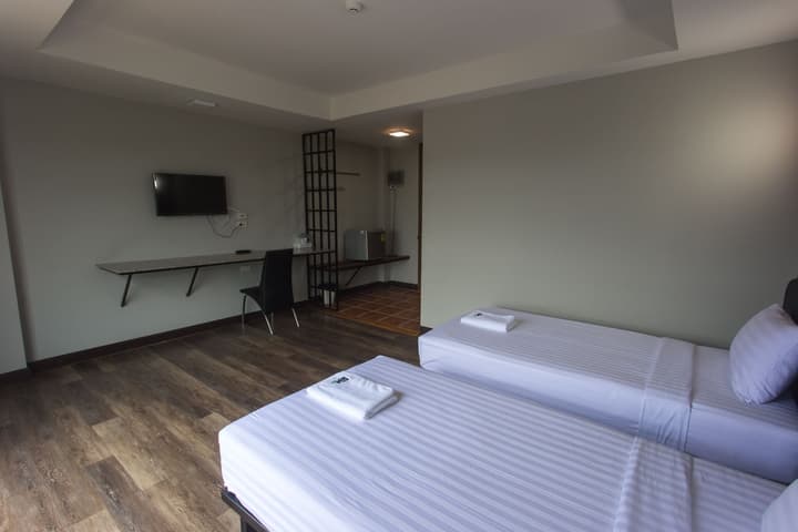 Iron Resort&Hotel