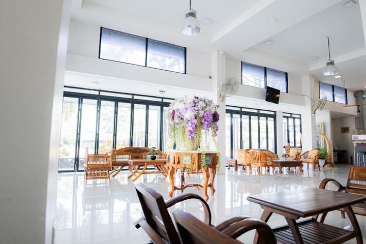 Iron Resort&Hotel