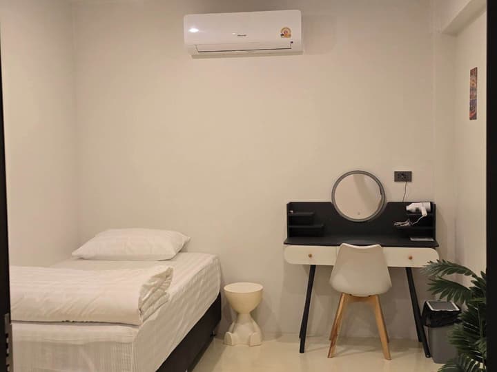 Tuk Tuk Hostel