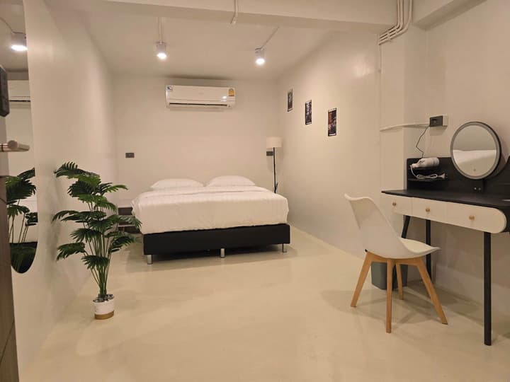 Tuk Tuk Hostel