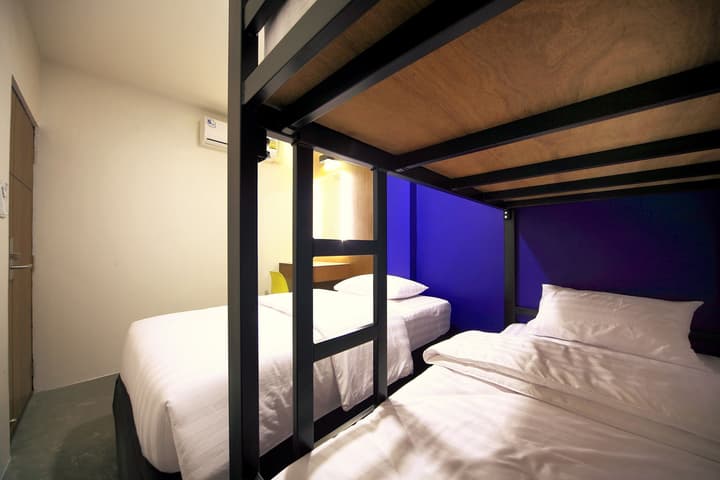 Tuk Tuk Hostel